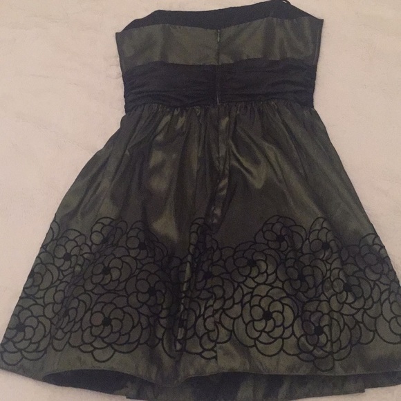 NWT formal dress - size 9/10 - Picture 3 of 6